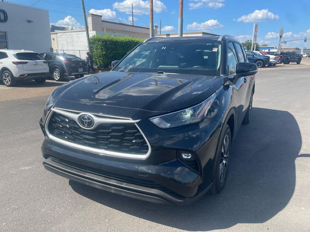 used 2024 Toyota Highlander car, priced at $40,990