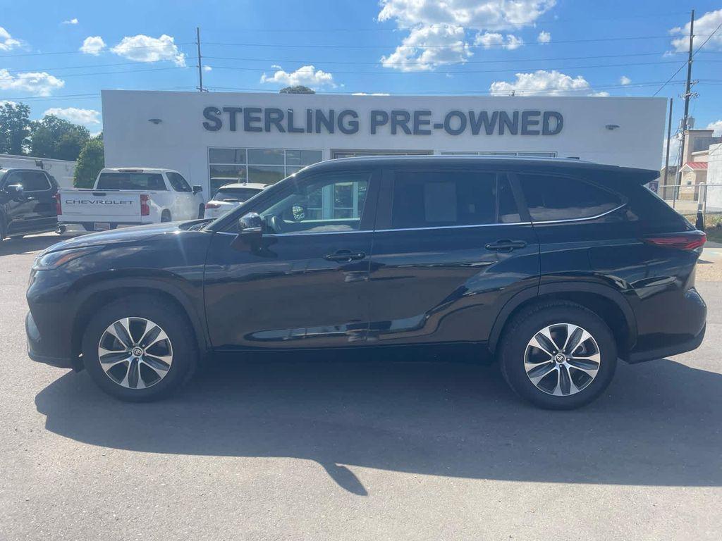 used 2024 Toyota Highlander car, priced at $40,990
