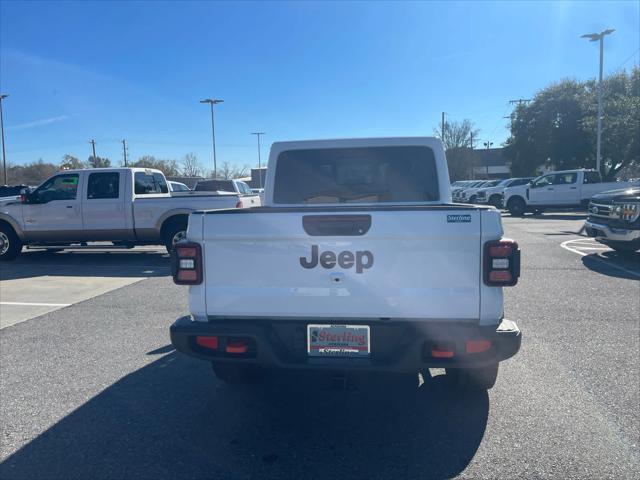 used 2022 Jeep Gladiator car, priced at $38,985