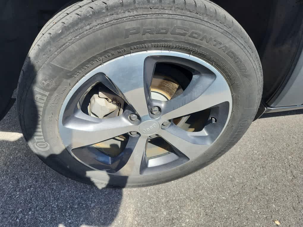 used 2019 Jeep Cherokee car, priced at $21,463