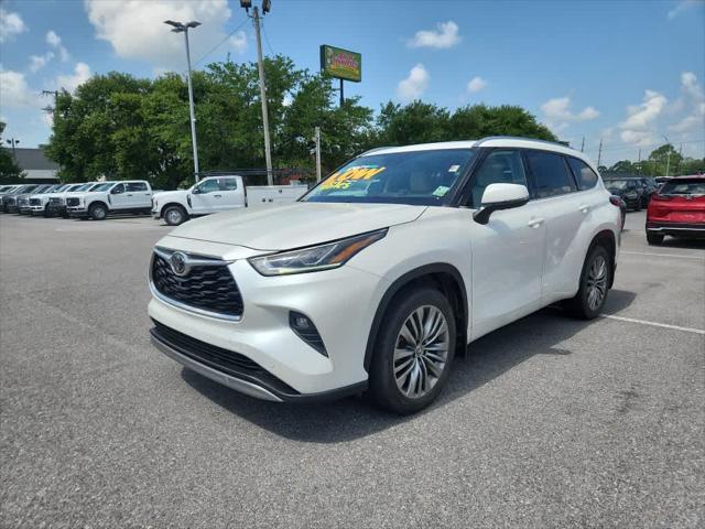 used 2021 Toyota Highlander car, priced at $36,552