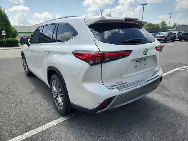 used 2021 Toyota Highlander car, priced at $36,552