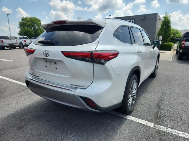 used 2021 Toyota Highlander car, priced at $36,552
