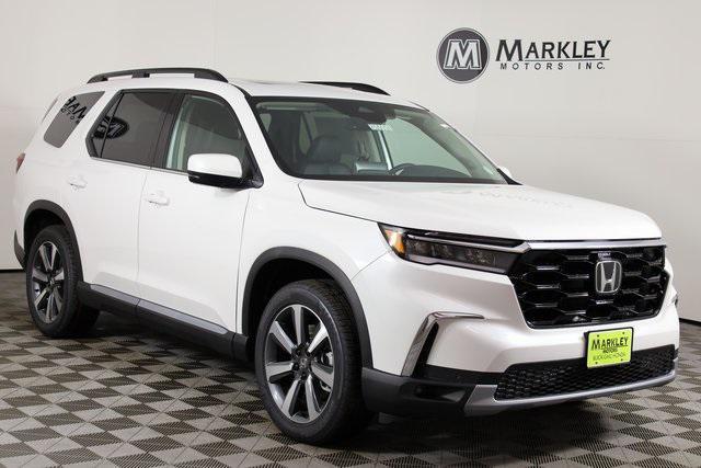 new 2025 Honda Pilot car, priced at $52,495
