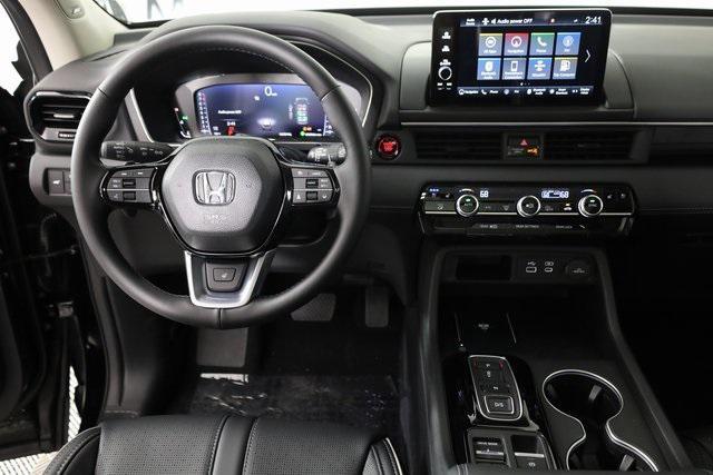 new 2025 Honda Pilot car, priced at $54,530
