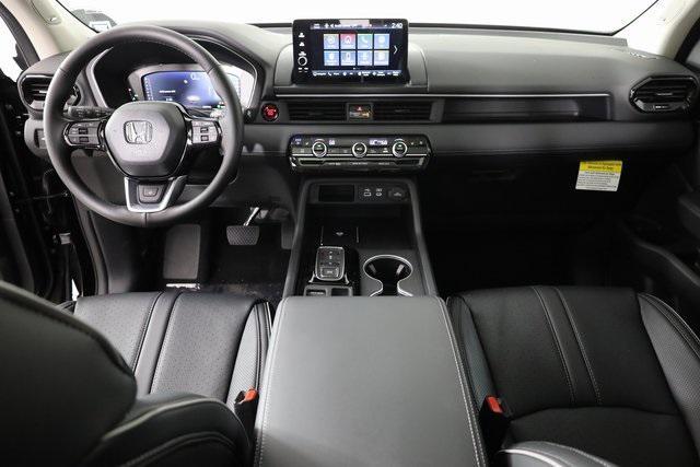 new 2025 Honda Pilot car, priced at $54,530
