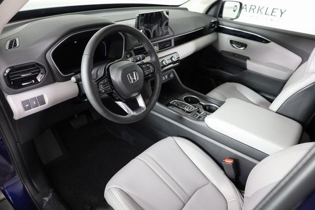 new 2025 Honda Pilot car, priced at $53,800