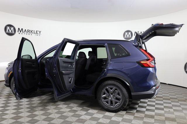 new 2026 Honda CR-V Hybrid car, priced at $40,195