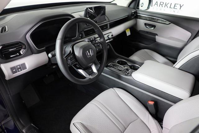new 2025 Honda Pilot car, priced at $54,530