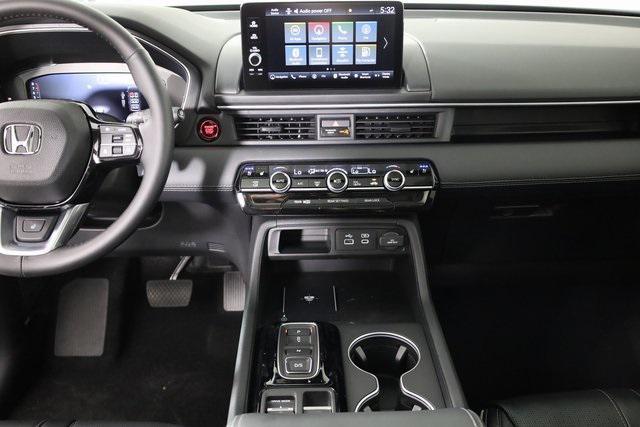 new 2025 Honda Pilot car, priced at $54,985
