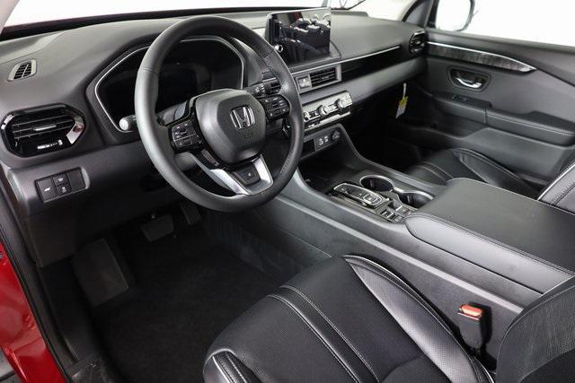 new 2025 Honda Pilot car, priced at $54,985