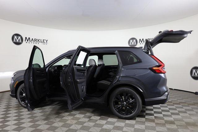 new 2026 Honda CR-V Hybrid car, priced at $43,645