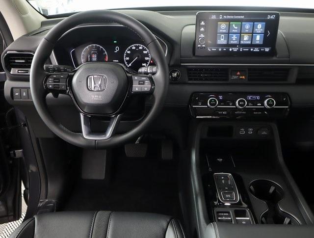 new 2025 Honda Pilot car, priced at $46,695