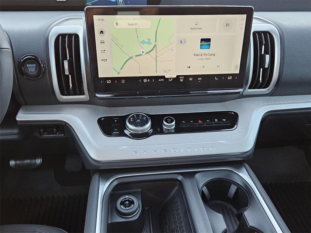 new 2025 Ford Expedition car, priced at $70,000