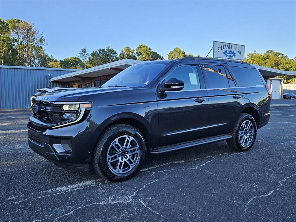 new 2025 Ford Expedition car, priced at $70,000