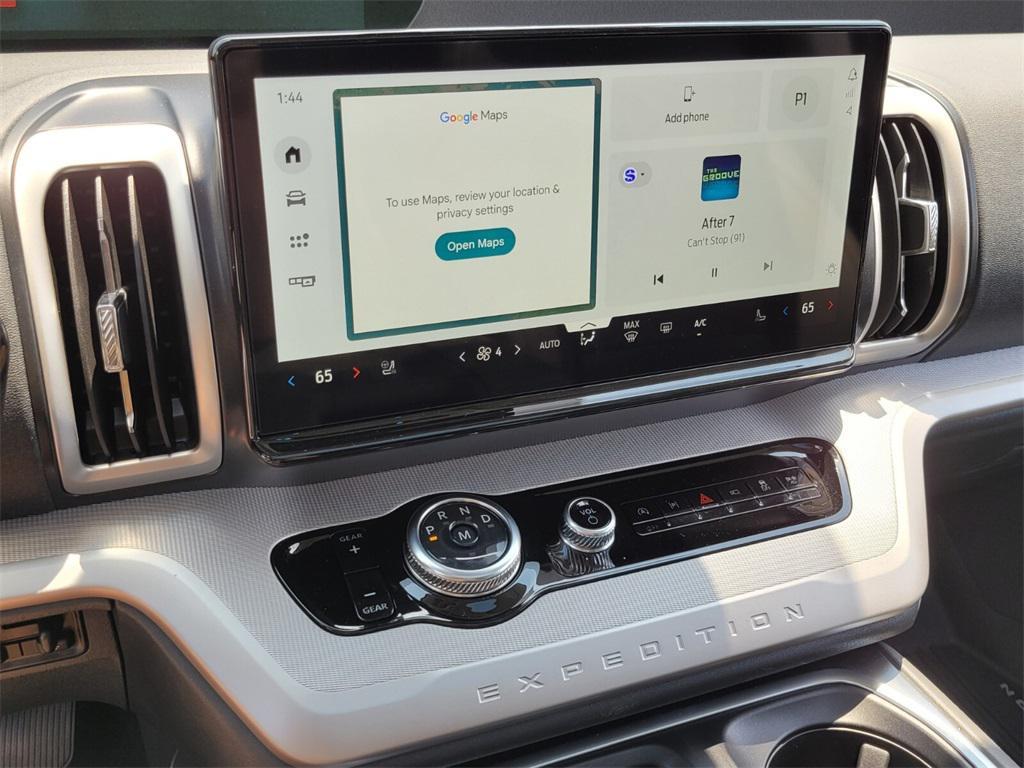 new 2025 Ford Expedition car, priced at $67,889
