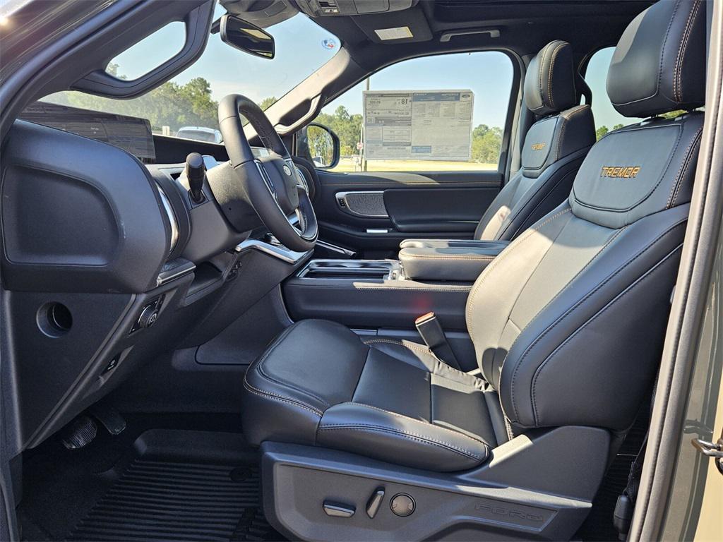 new 2025 Ford Expedition car, priced at $84,290