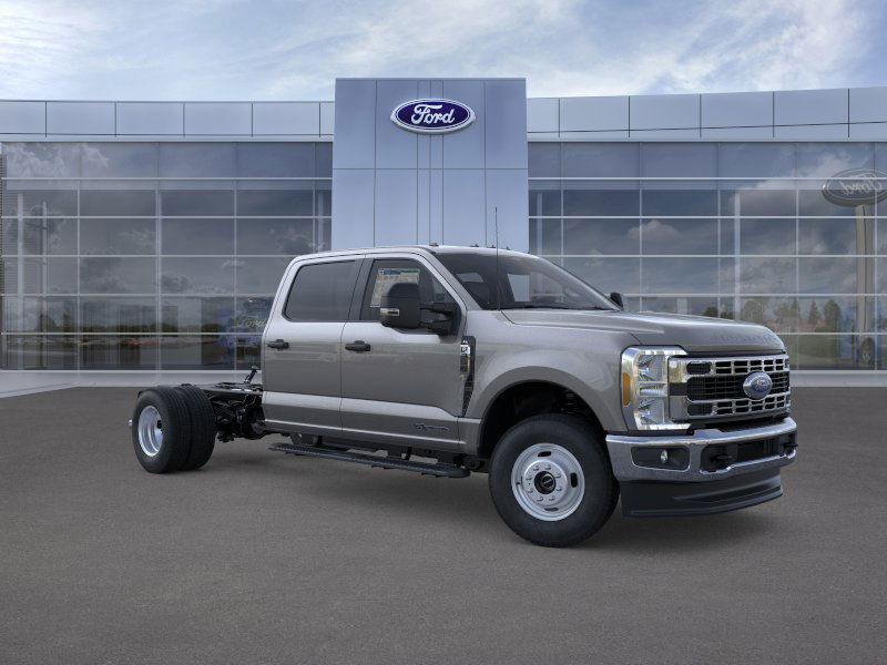new 2025 Ford F-350 car, priced at $72,270
