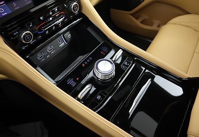 new 2025 Jeep Grand Cherokee car, priced at $62,995