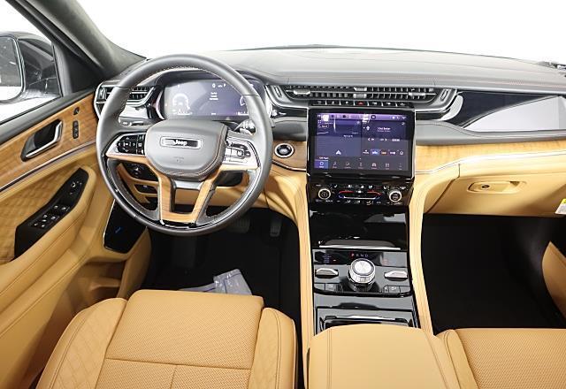 new 2025 Jeep Grand Cherokee car, priced at $62,995