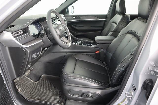 new 2025 Jeep Grand Cherokee car, priced at $46,584