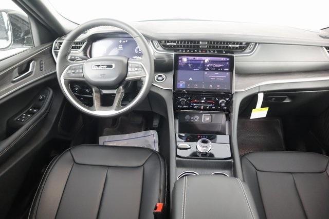 new 2025 Jeep Grand Cherokee car, priced at $46,584
