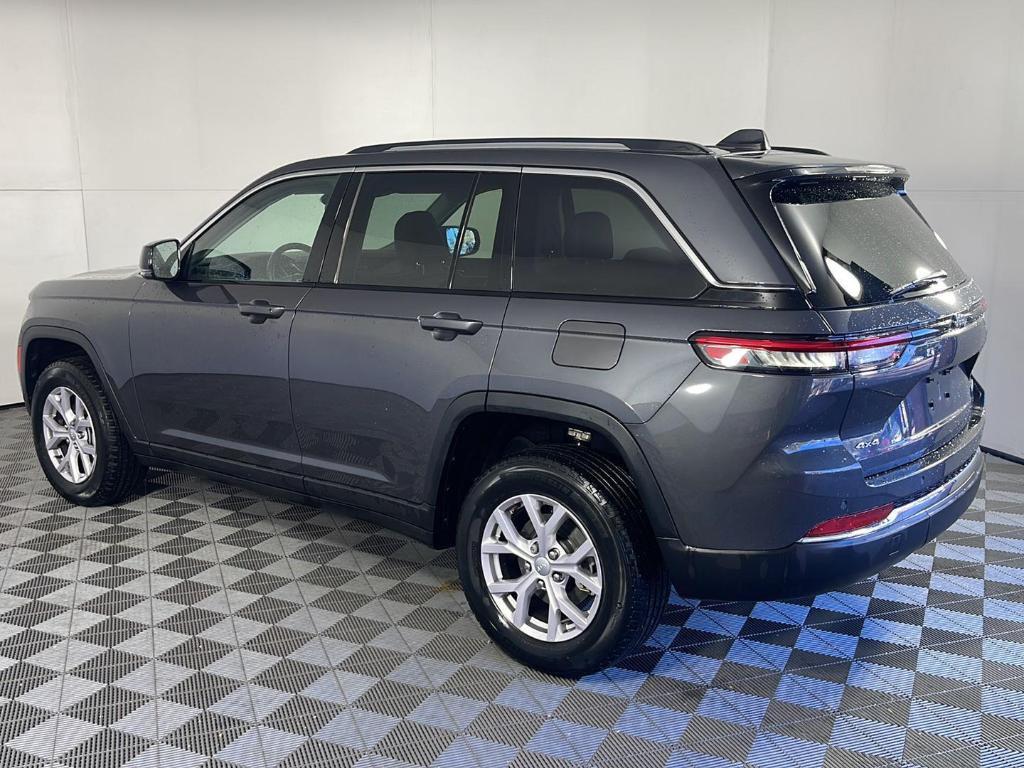 used 2022 Jeep Grand Cherokee car, priced at $34,995