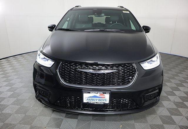new 2026 Chrysler Pacifica car, priced at $41,995