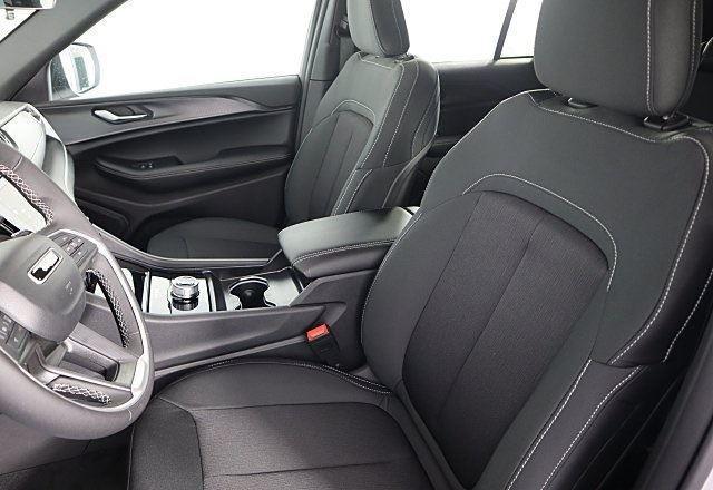 new 2025 Jeep Grand Cherokee car, priced at $35,795