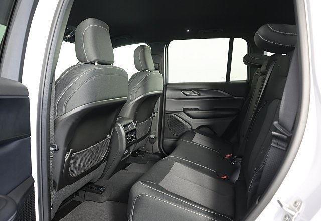 new 2025 Jeep Grand Cherokee car, priced at $35,795