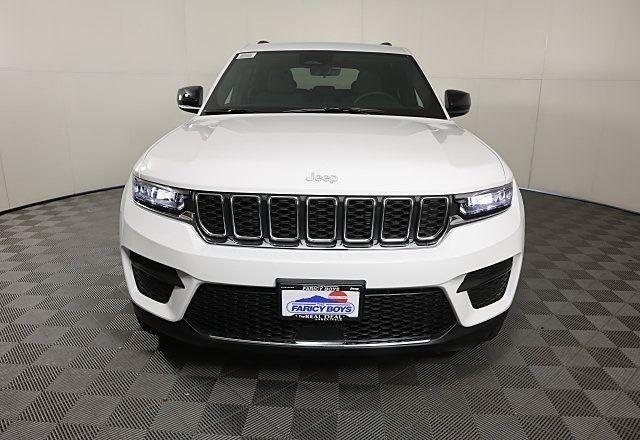 new 2025 Jeep Grand Cherokee car, priced at $35,795