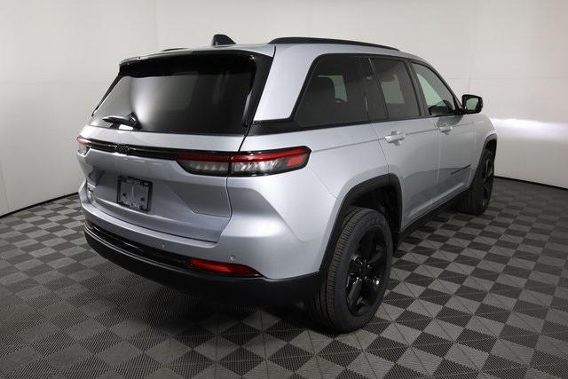 new 2024 Jeep Grand Cherokee car, priced at $41,995