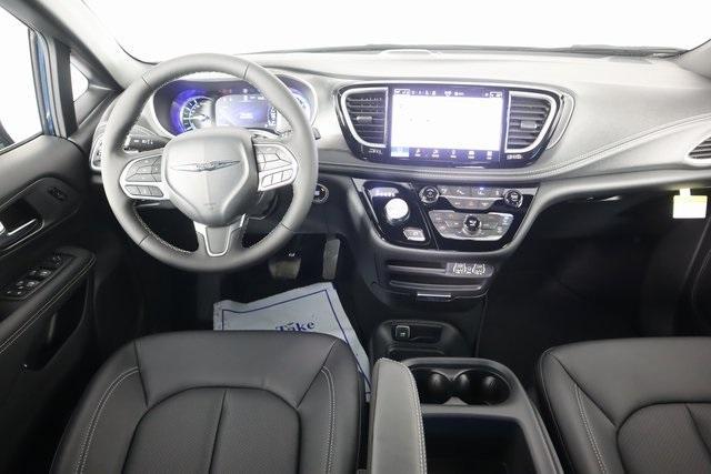 new 2025 Chrysler Pacifica Hybrid car, priced at $39,525