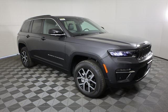 new 2025 Jeep Grand Cherokee car, priced at $48,126