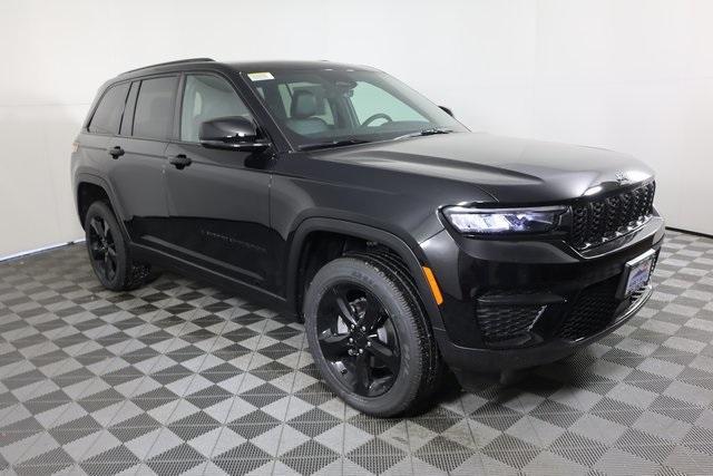 new 2025 Jeep Grand Cherokee car, priced at $43,230