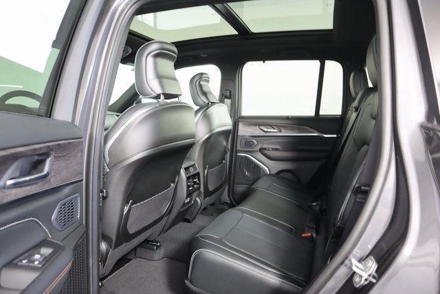 new 2025 Jeep Grand Cherokee car, priced at $56,580