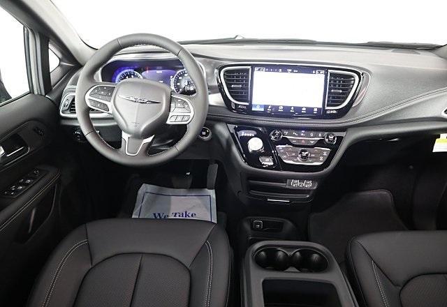 new 2025 Chrysler Pacifica car, priced at $43,046