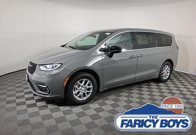 new 2025 Chrysler Pacifica car, priced at $41,796