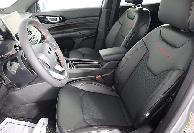 new 2025 Jeep Compass car, priced at $32,086