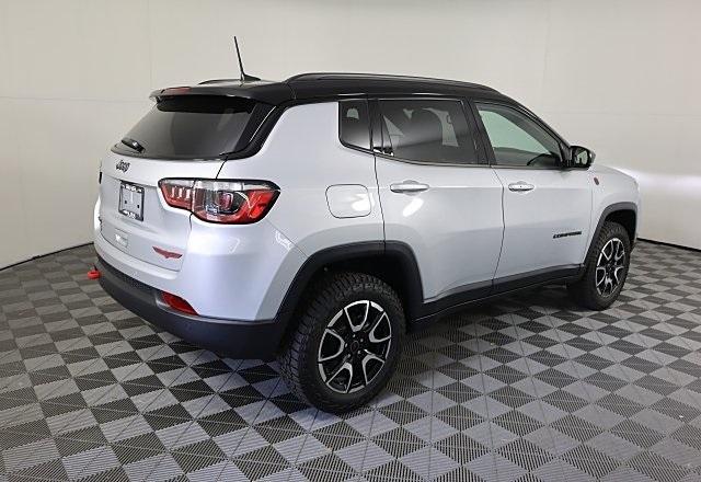 new 2025 Jeep Compass car, priced at $32,086