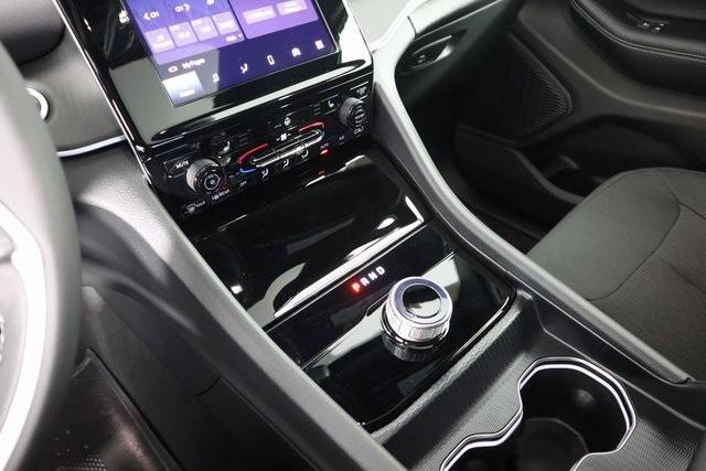 new 2025 Jeep Grand Cherokee car, priced at $38,127