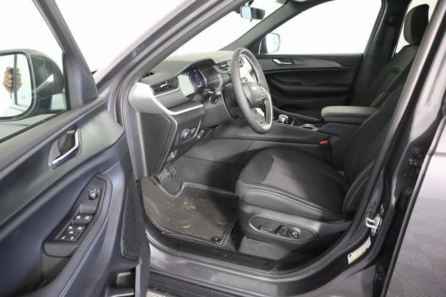 new 2025 Jeep Grand Cherokee car, priced at $38,127