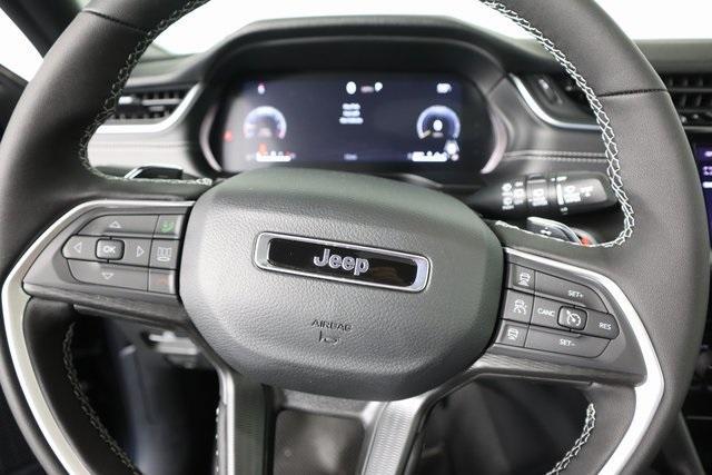 new 2025 Jeep Grand Cherokee car, priced at $38,127