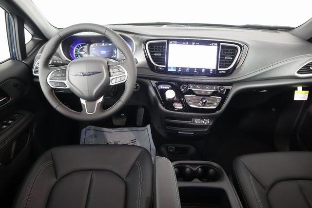 new 2025 Chrysler Pacifica Hybrid car, priced at $39,525