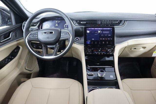 new 2025 Jeep Grand Cherokee L car, priced at $47,674