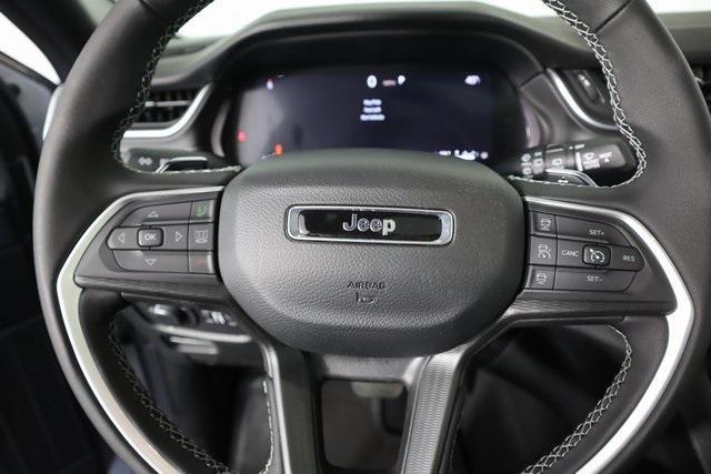 new 2025 Jeep Grand Cherokee car, priced at $37,910