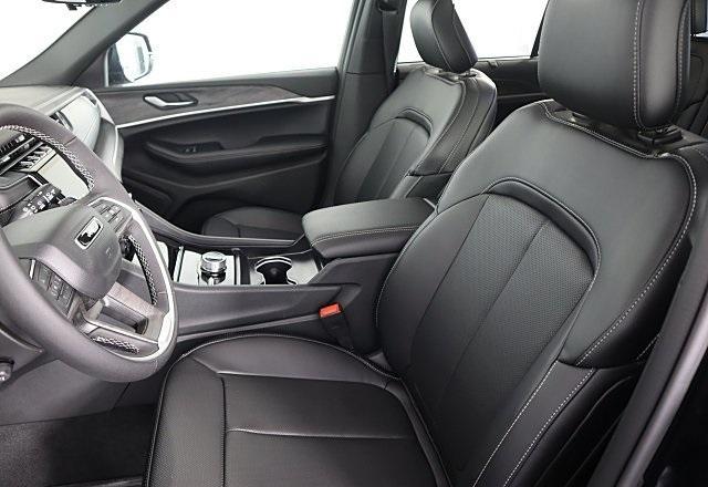 new 2025 Jeep Grand Cherokee car, priced at $48,038