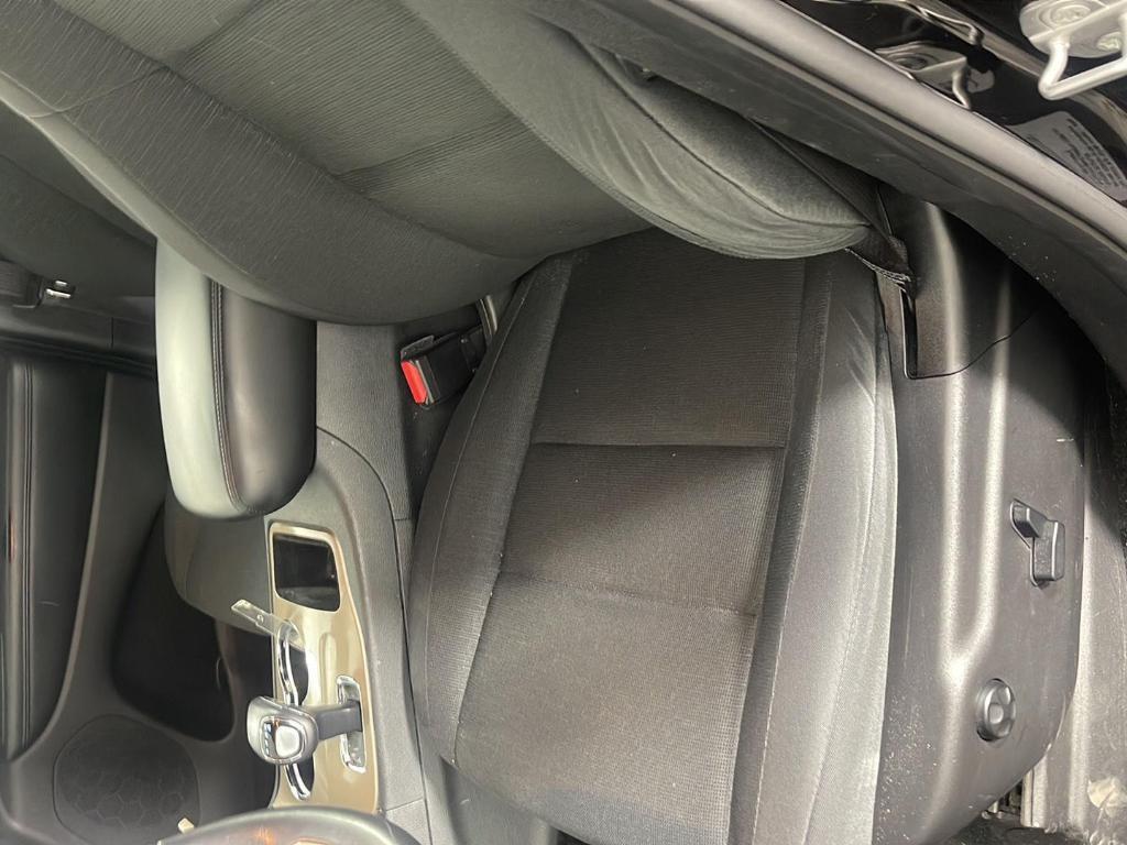 used 2015 Jeep Grand Cherokee car, priced at $14,995