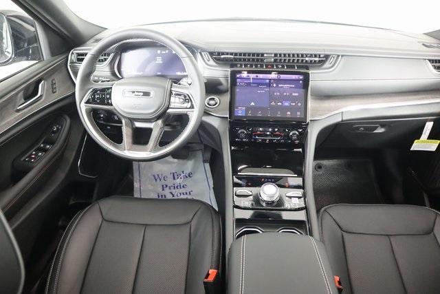 new 2025 Jeep Grand Cherokee car, priced at $52,995