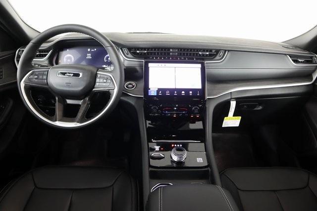 new 2025 Jeep Grand Cherokee L car, priced at $42,895